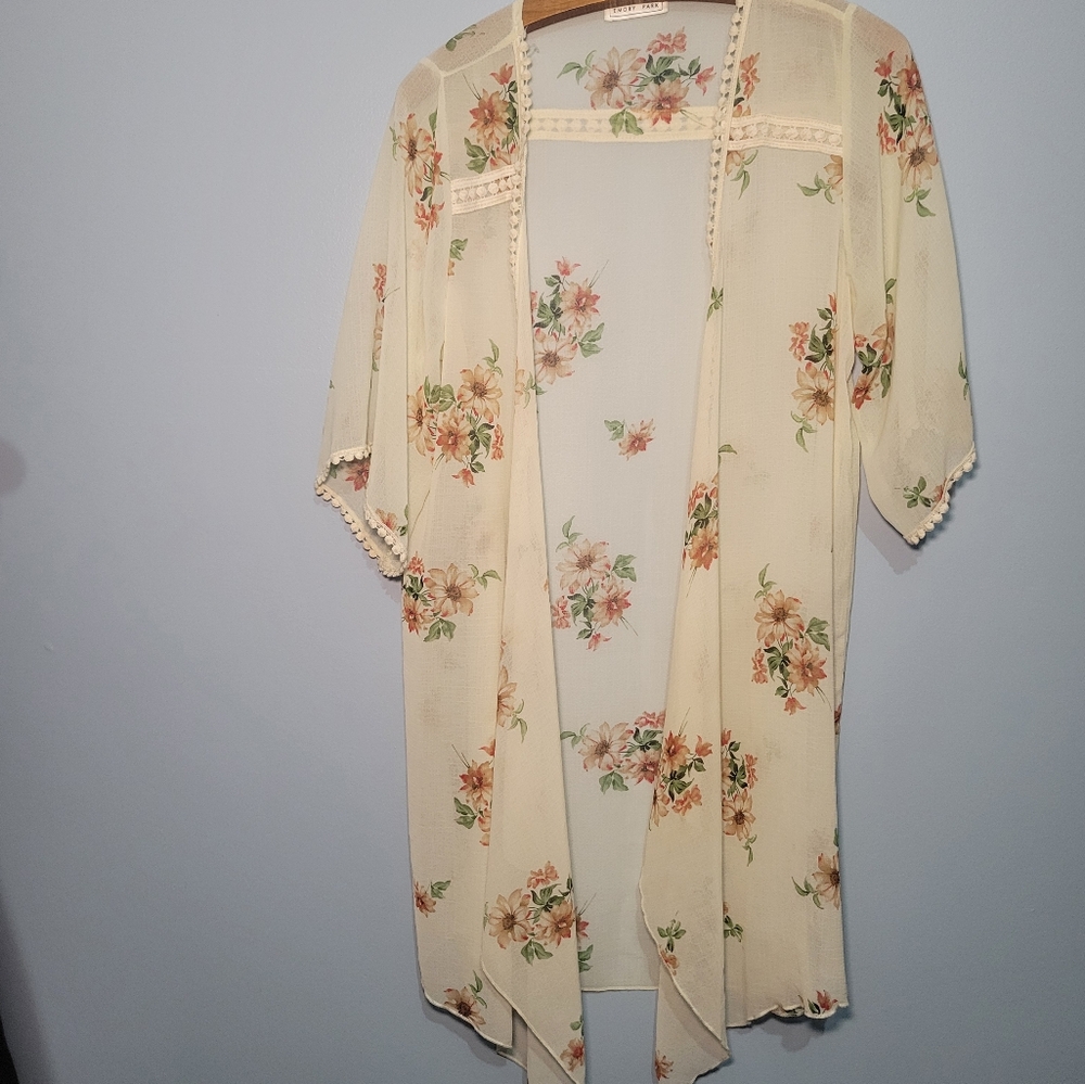 Emory Park Floral Cream Kimono